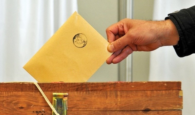 CHP 31 Mart'ın ardından zirvedeki yerini korudu