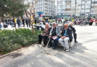 Memur ve emekli yoksulluğun pençesinde kıvranıyor