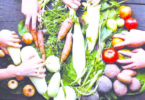 Yoksul toplumlar, yeterli  ve dengeli gıdaya erişemiyor