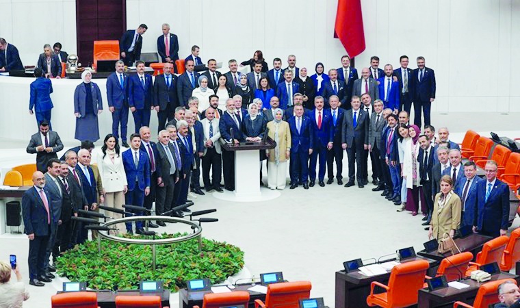 'Katliam' yasasına tepkiler çığ gibi: 'Unutmayın bu fotoğrafı ve fotoğraftakileri'