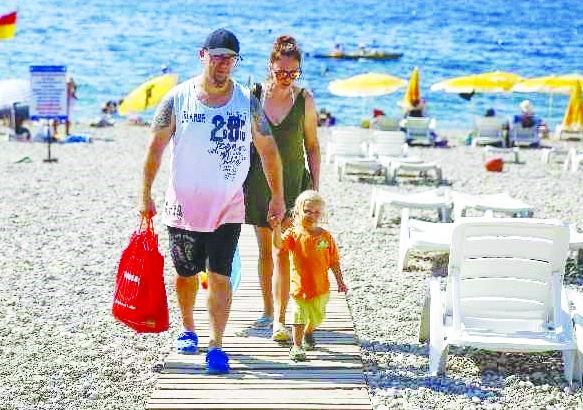 Türkiye’ye gelen turist sayısındaki artış haziran ayında tek haneye indi