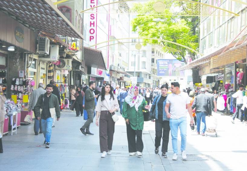 Türkiye insanı endişeli ve gelecekten umutsuz