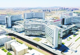 Şehir hastaneleri şirketlere daha fazla para ödenmesi için devasa alanlara yapıldı