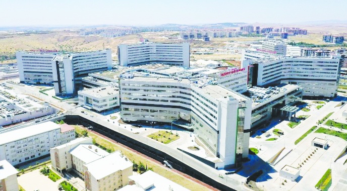Şehir hastaneleri şirketlere daha fazla para ödenmesi için devasa alanlara yapıldı