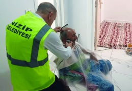 Evden çıkamayan yaşlılara bakım hizmeti