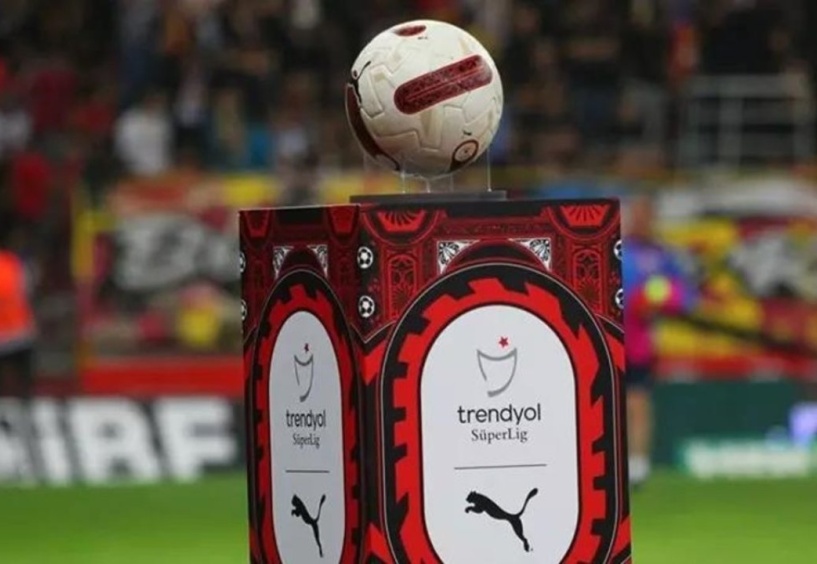 Süper Lig'in üçüncü hafta fikstürü: Üç maç ertelendi