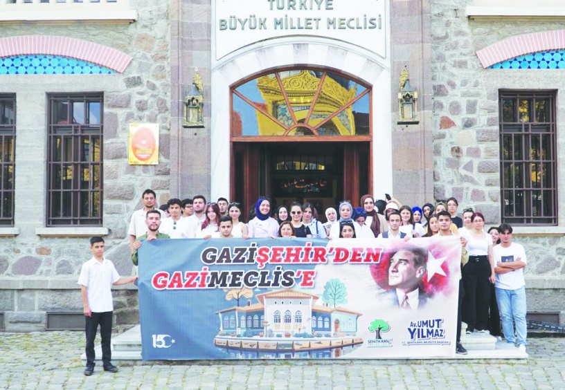 Üniversite öğrencileri için ilk meclis gezisi