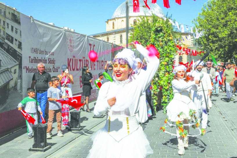 GastroAntep Kültür Yolu Festivali açılışı için kortej düzenlendi