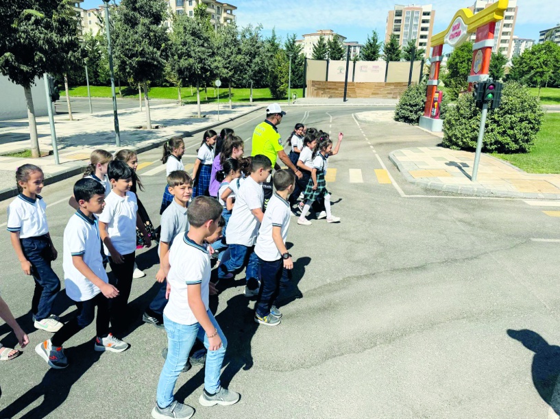 Öğrencilere trafik eğitim veriliyor