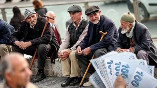 AKP iktidarı, çalışmak zorunda kalan emeklilerin maaşından yüzde 12,5 kesintiye gidecek