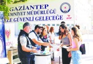 Polis, kampüste öğrencileri bilgilendirdi