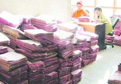 İki kişiden biri icralık