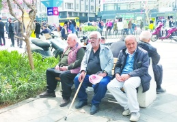Emekliler ve sosyal koruma için en az harcama yapan ülkelerden biriyiz
