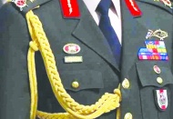 Suriye sınırından makam aracıyla insan  kaçaklığı yapan generalin rütbeleri alındı