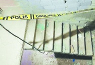 Merdiven boşluğuna düşen inşaat işçisi öldü