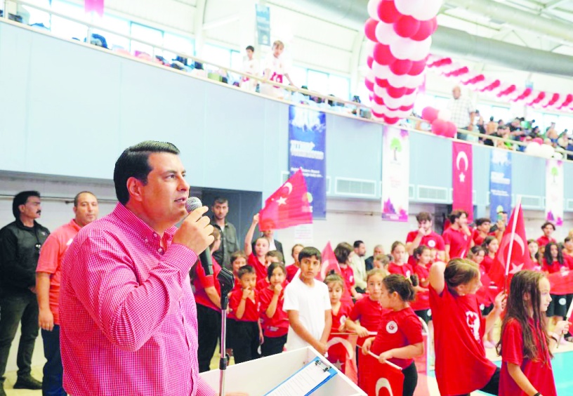 13. Geleneksel Kulüpler Arası Cumhuriyet Kupası Yüzme Yarışları ile başladı