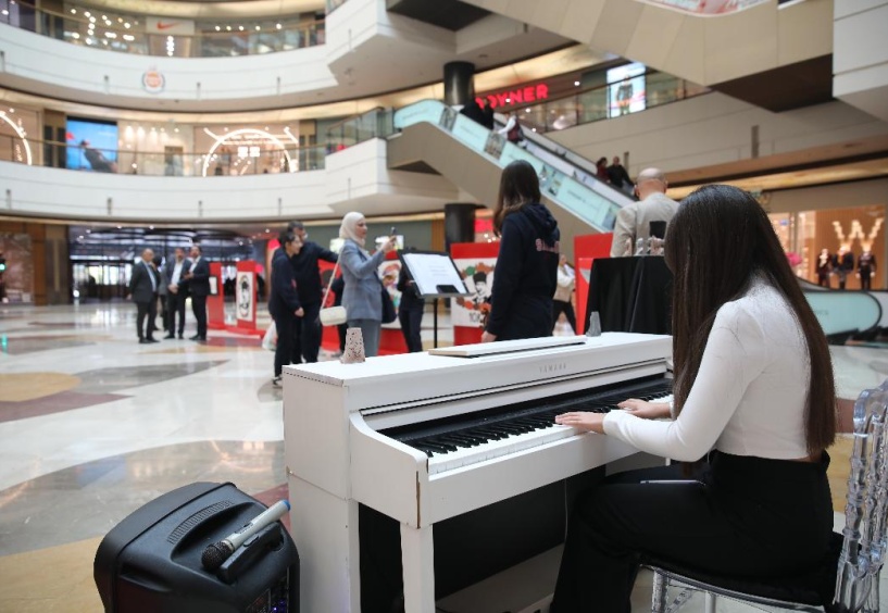 “Atatürk’ün Işığında” temalı resim sergisi açıldı