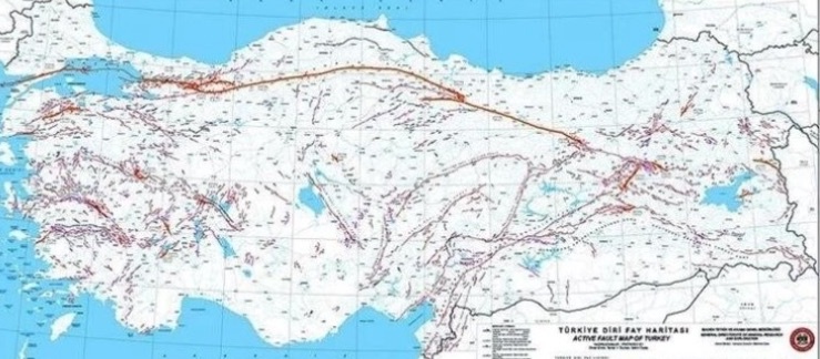 5.5 ve üzerinde deprem üretebilecek 500 diri fay hattı var