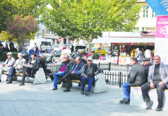 Vatandaşın bireysel kredi ve  kredi kartı borcu tavan yaptı