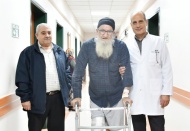 99 Yaşındaki hasta diz protezi ameliyatıyla sağlığına kavuştu