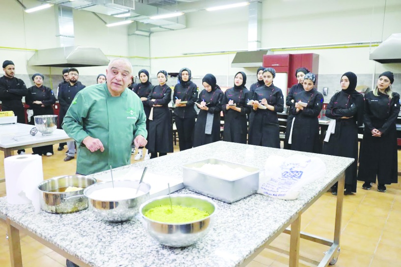 Gastronomi öğrencilerine ‘en güzel katmer nasıl yapılır’ı anlattı