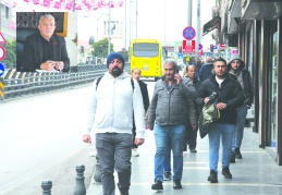 Ülkeyi yönetenler bizi asgari  bir yaşama mahkum ediyor