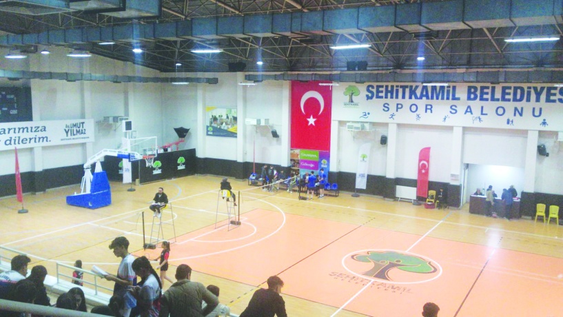 Badminton İl Birinciliği müsabakalarında 20 okuldan 150 sporcu yarıştı