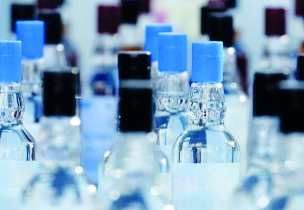 Alkol oranı yüksek içkilerde litre başına yeni bir vergi zammı uygulanacak