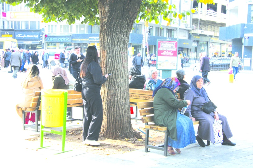 Ücretin en düşük, gelir adaletsizliğinin en yüksek  olduğu ülkeler arasındayız