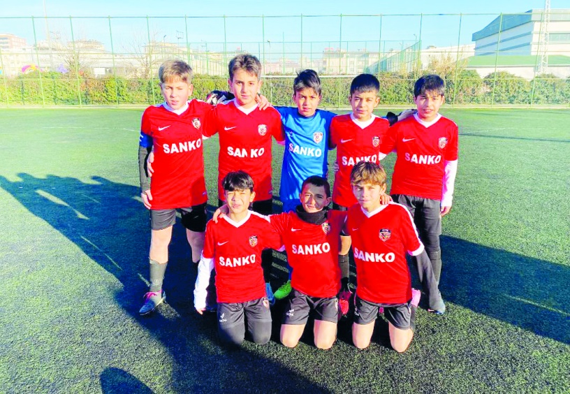 17 kulüpten 255 sporcu, 5 ayrı grupta kıyasıya mücadele etti