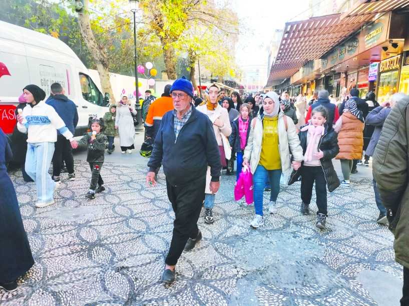 Zaten borç batağında olan vatandaş yılın ilk gününde zamlarla sarsıldı