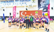 Yıldız Kızlar voleybol turnuvasında öğrenciler kıyasıya yarıştı