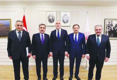 “Siyasetin gölgesinde hormonlu büyüdükleri  için yoksulluğun ne olduğunu bilmiyorlar”