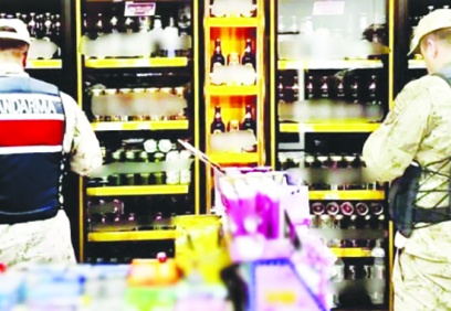 Alkol pahalandıkça sahtesi artıyor, 50 bin litre sahte alkole el konuldu