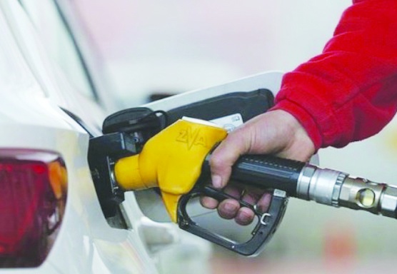 Benzin ve motorine perşembe günü büyük zam geliyor