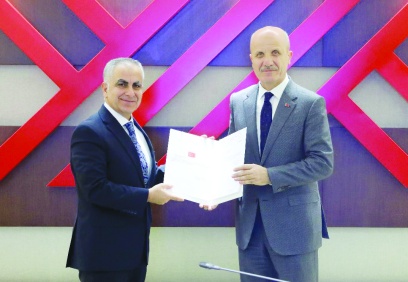 Prof. Dr. Sait Mesut Doğan mazbatasını aldı