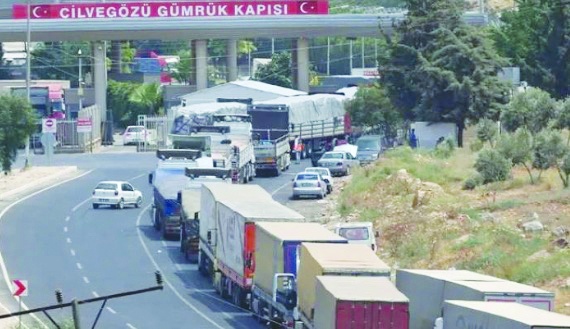 Suriye sınırında 6 kilometrelik TIR ve kamyon kuyruğu oluştu