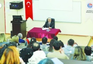 “Üniversitelerin güçlü ve belirgin  bir kimliğe sahip olması gerek”