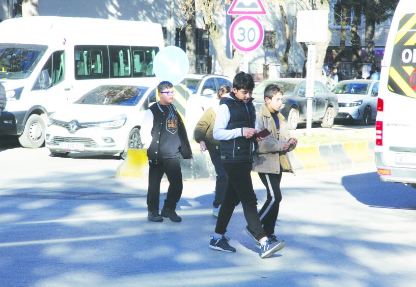 Öğrenci ve eğitim emekçilerinin can güvenliği için ciddi endişeler taşıyoruz