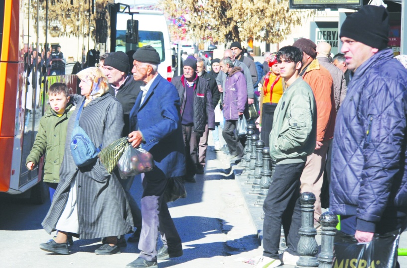 Vatandaş borca battı