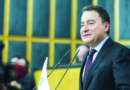 “Depremzede vatandaşlar, ‘Kurumlar arasında pinpon topu gibi gidip geliyoruz’ diyor”