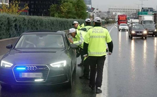 Eski ve yeni milletvekilleri trafikte ömür boyu ceza ödemeyecek