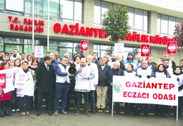 Eczaneler ayakta duramaz hale geldi