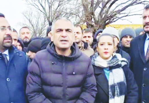 “Hukuk varmış oyunu oynamayın bize”