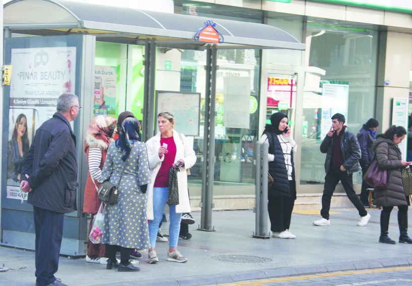 Çalışma süreleri uzadı, kadın işsizliği yükseldi!