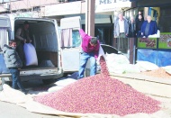 Böyle giderse çiftçi, birkaç yıla  fıstığın köküne baltayı vurur