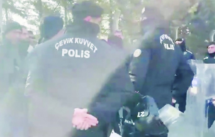 Başpınar'da Has Çuval işçilerinin direnişine polis engeli