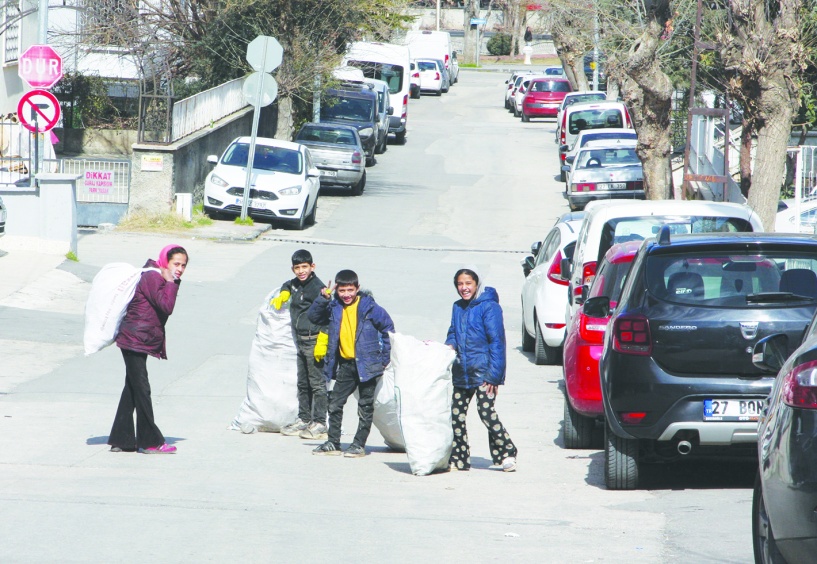 Derin yoksulluğun arttığı kentte  insanlar yaşam mücadelesi veriyor