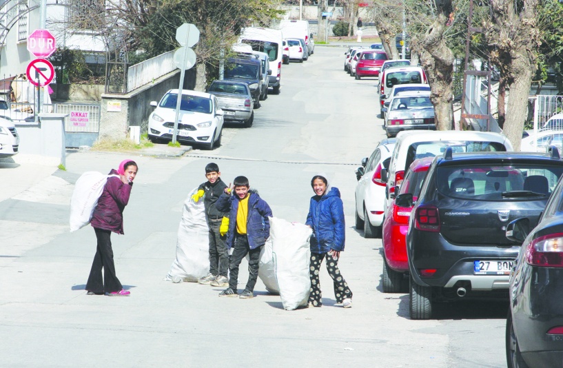 Derin yoksulluğun arttığı kentte  insanlar yaşam mücadelesi veriyor