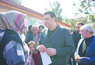 Sacır Mahallesi sakinlerinin sorun ve taleplerini dinledi